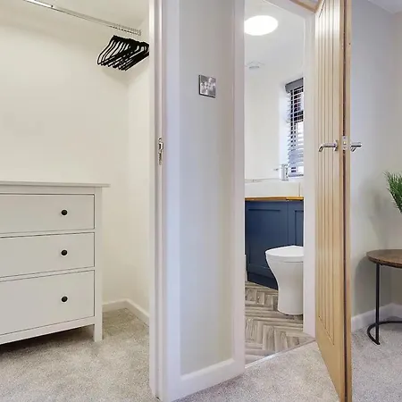 Windham Mews - Stunning Flat In Seaside Town-3